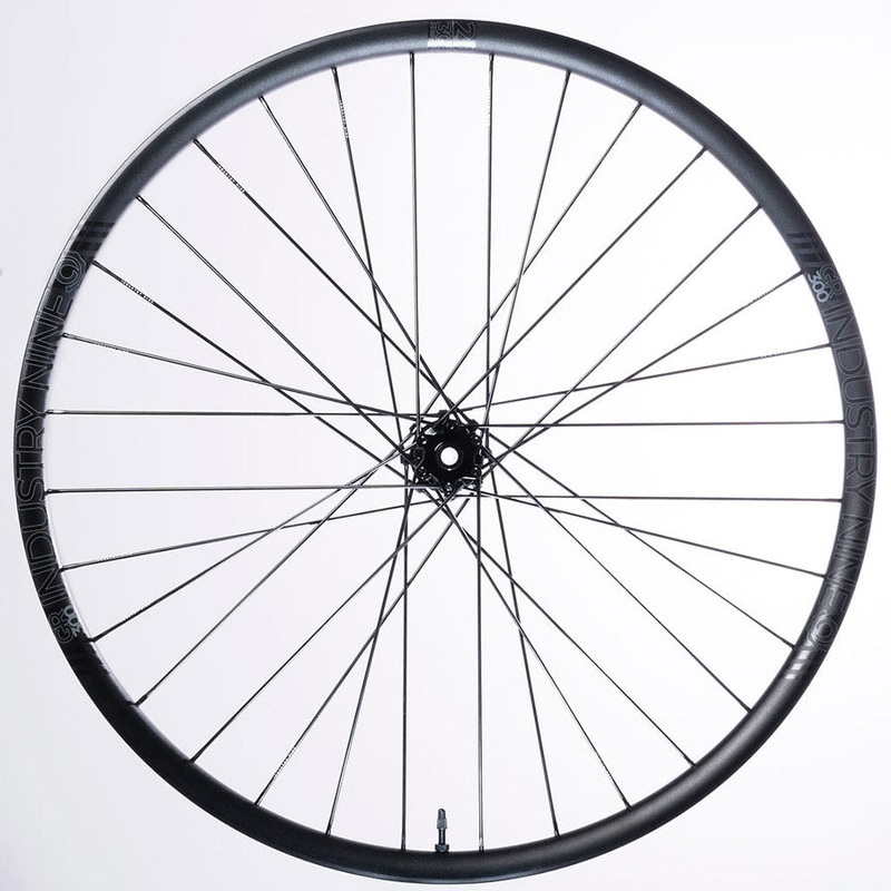 Industry Nine Hydra 2 Grade S Wheel Front 29” / 622 Holes: 32 15mm TA 110mm Boost Disc IS 6-bolt