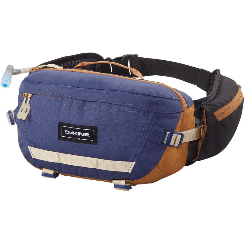 Dakine Hot Laps Waist Pack – 5L/70oz Reservoir Naval Academy