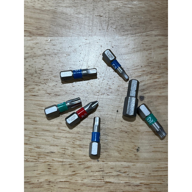 Individual bits-Torx 10 & Torx 15 & Torx 20 & Torx25 & Torx 30 & Hex 2mm & Hex 2.5mm & Hex 3mm & Hex 4mm & Hex 5mm & Hex 6mm & Hex 8mm (not stainless) &  & 2 Phillips DIN/JIS